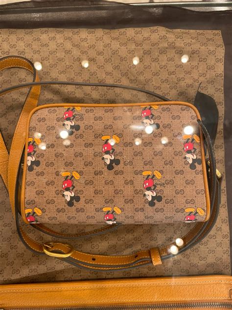 gucci sling bag mickey mouse